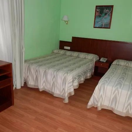 فندق Vega Del Sella 2*